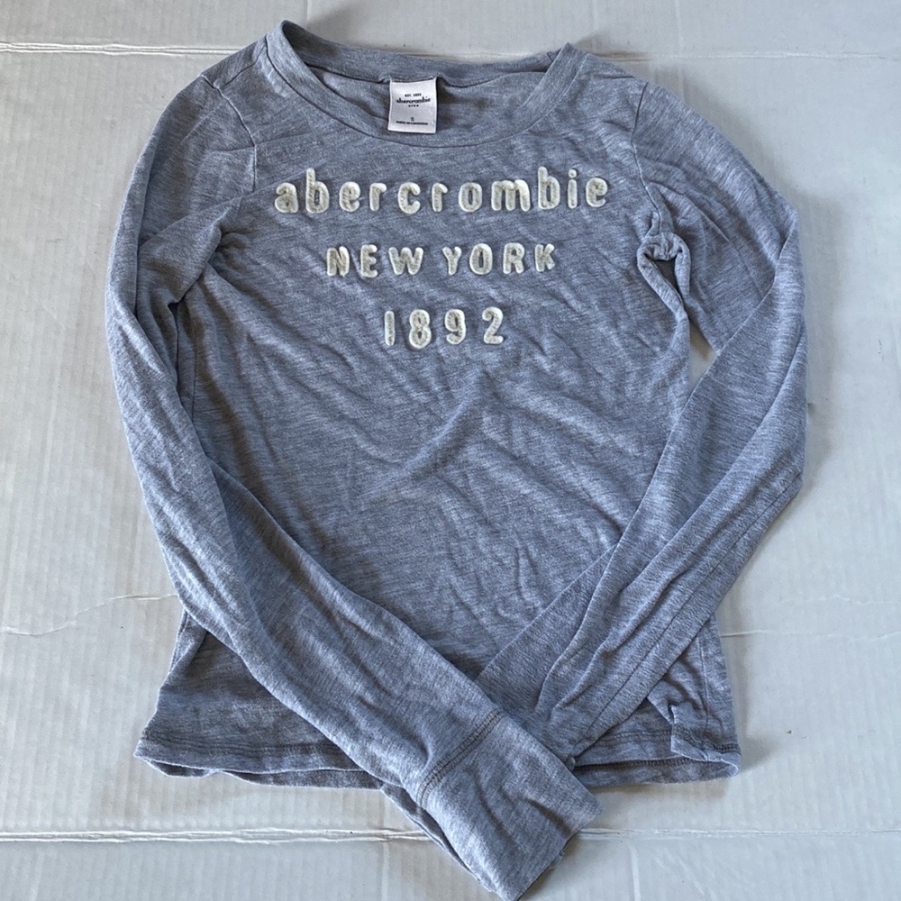 Abercrombie Kids Long Sleeve🤍 - Picture 3 of 5